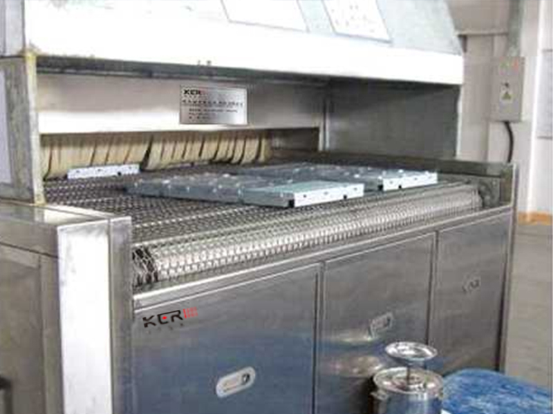 多槽超聲波清洗機(jī)的使用需要注意什么？